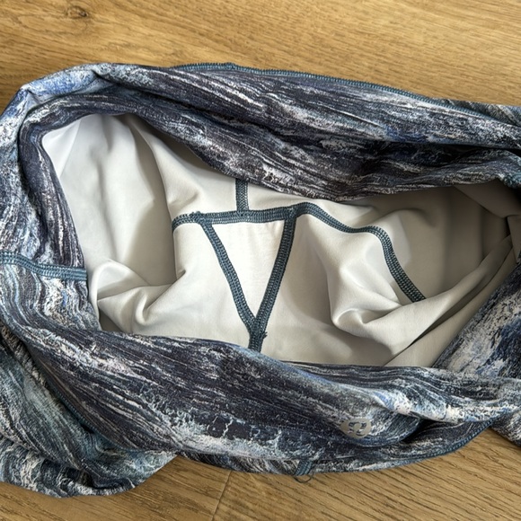 Lululemon  25” navy and white. Excellent condition! - Picture 7 of 7